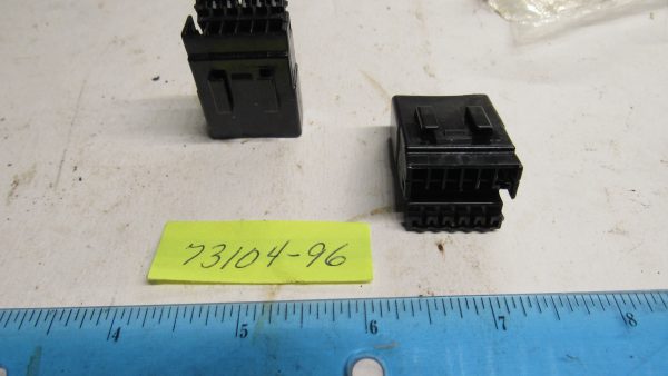 Harley Evolution,Twin Cam Amp Socket Wiring Housing 6-Position P/N 73104-96 - Image 2
