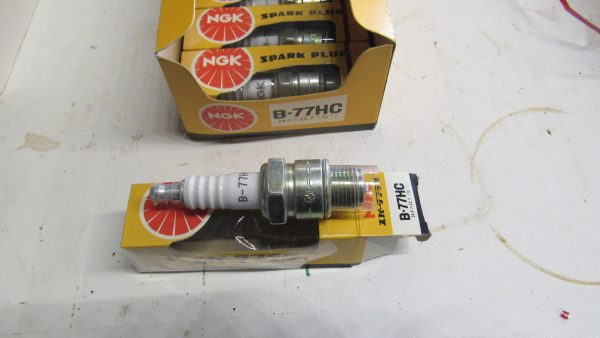Vintage NGK Spark Plugs.Harley,Honda,Tractor 14mm 1/2"Reach **B-77HC** - Image 2