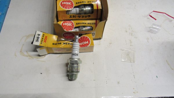 Vintage NGK Spark Plugs.Harley,Honda,Tractor 14mm 1/2"Reach **B-8HC**