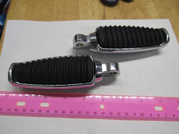 Universal Chrome Footpeg Set with Rubber Inlay
