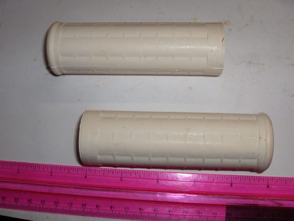Harley Panhead,Shovelhead,Servi-car Replica White Waffle Grip Set  1948-UP??  P/N 56210-47 - Image 3