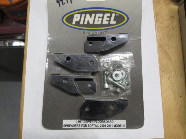 Harley Twin Cam Softail Driver Floorboard Spreaders 1 3/8" 2000-2011