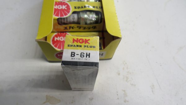 Vintage NGK Spark Plugs.Harley,Honda,Tractor 14mm 1/2"Reach **B-6H** - Image 2