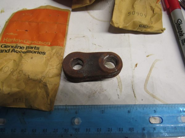 Harley Davidson Aermacchi Footrest Mounting Bracket Sprint **NOS** P/N 50909-65P - Image 3