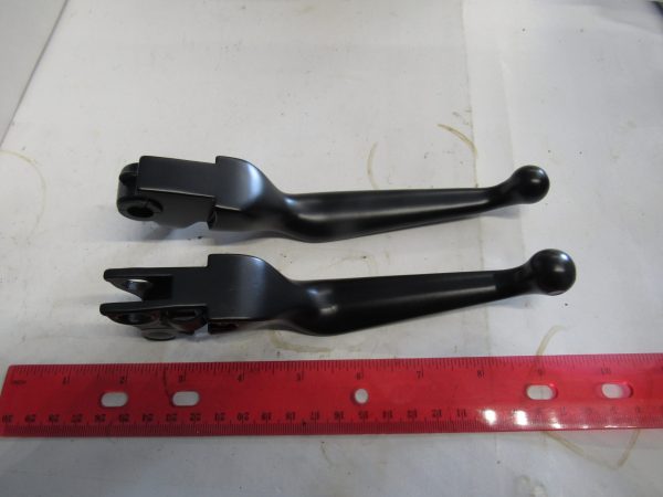 Harley,Twin Cam Softails and Dynas,Black Satin?Clutch & Brake Lever Set  2008-13