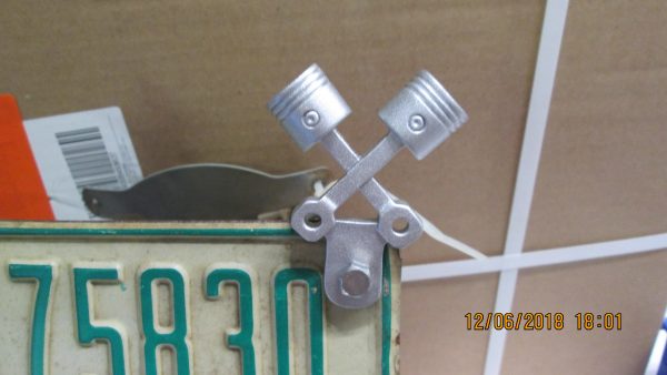 Vintage Style Harley,Honda,Yamaha,Triumph License Plate Topper *Pistons* - Image 3