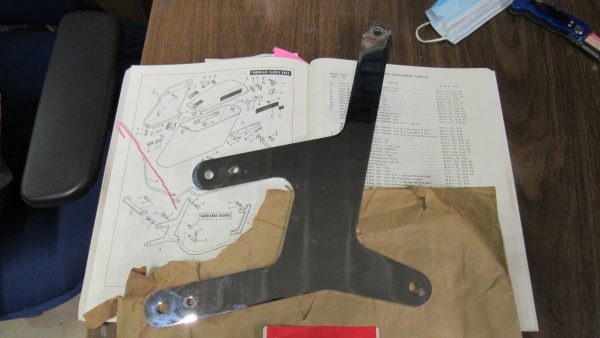 Genuine Harley Shovelhead Saddlebag Rail Support Bracket *NOS* 1968-UP??  P/N 90808-68 - Image 2