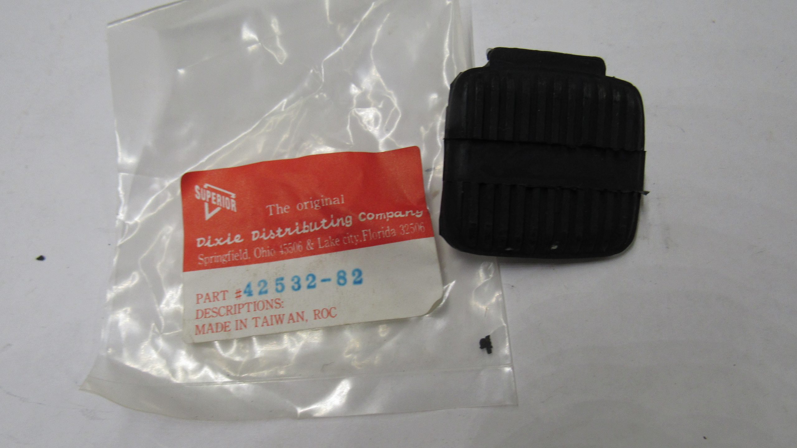Harley Shovelhead FX Brake Pedal Rubber with Stud. 1982-UP?? P/N 42532-82