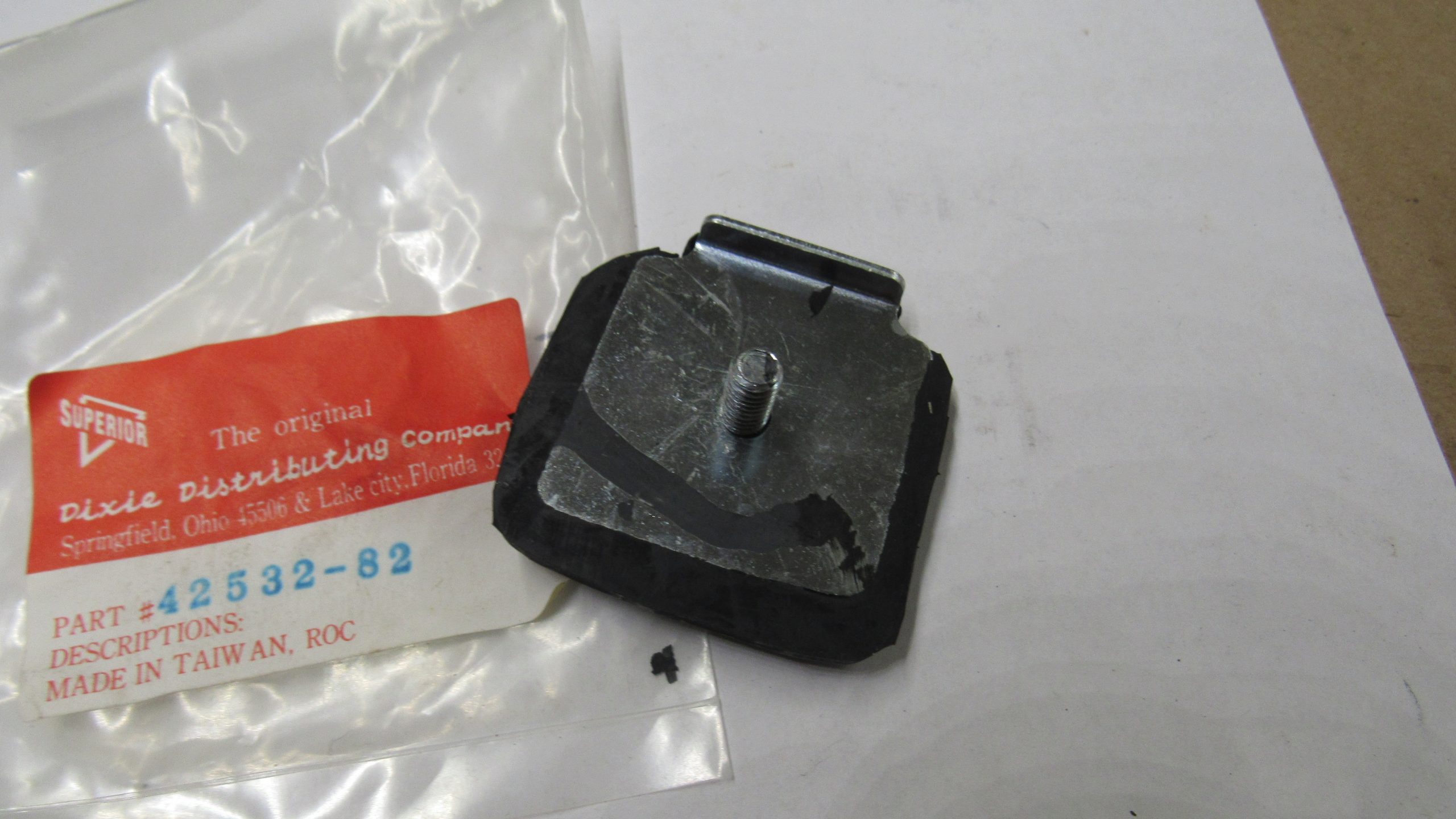 Harley Shovelhead FX Brake Pedal Rubber with Stud. 1982-UP?? P/N 42532-82 - Image 3