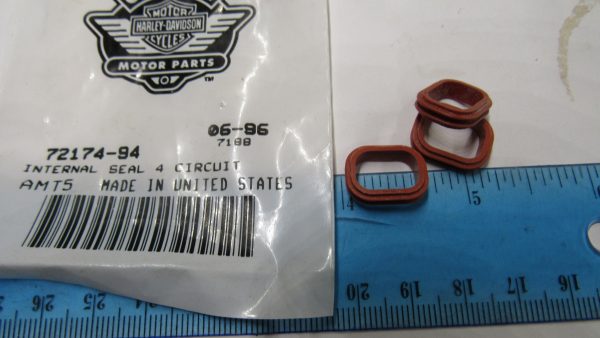 Genuine Harley Evolution, Twin Cam 4 Pin Deutsch Connector Seal 1994-UP?. P/N 72174-94