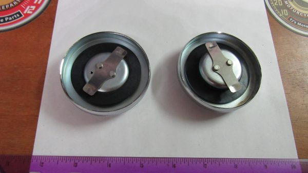 Harley Shovelhead Chrome Style Gas Cap Set Vented & Non-Vented 1973-82. P/N 61102-73 & 61103-73A - Image 3