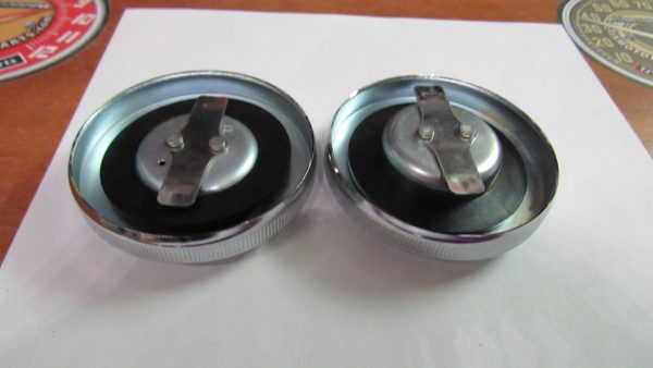 Harley Shovelhead Chrome Style Gas Cap Set Vented & Non-Vented 1973-82. P/N 61102-73 & 61103-73A - Image 2