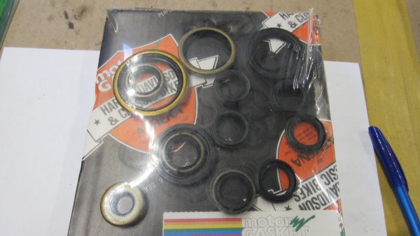 Harley Sportster XR 1000 Engine Oil Seal Set. 1983.