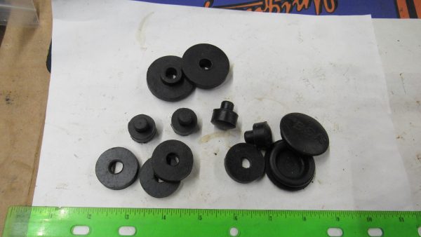 British Truimph,BSA Rubber Tank Mounting Rubbers.
