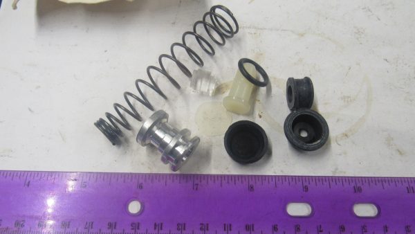 Harley Shovelhead, Evolution Front Handlebar Master Cylinder Rebuild Kit. 1982-85. P/N 45063-82 - Image 2