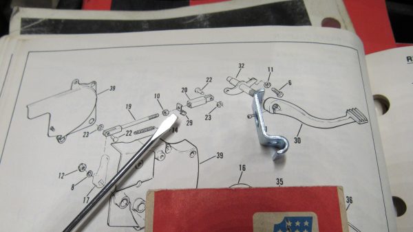 Genuine Harley Davidson Sportster Return Spring Clip. **NOS** 1979-UP??  P/N 42400-79 - Image 2