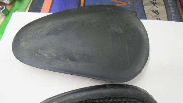 NORTON GAS TANK KNEE PAD RUBBER GRIP SET - Image 5