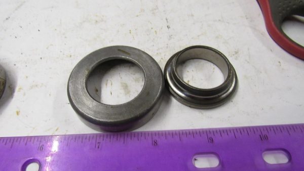 Triumph T90 T100 T120 150 Steering Head Cup & Cone Set With Dust Shield. - Image 5