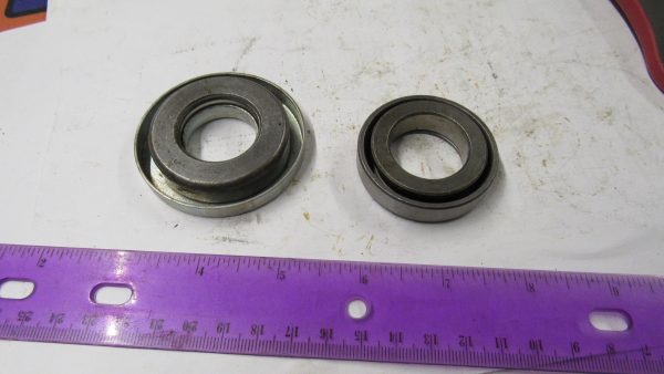 Triumph T90 T100 T120 150 Steering Head Cup & Cone Set With Dust Shield. - Image 3