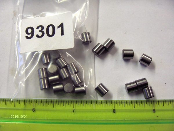 Harley 45 Flathead Right Side Case Bearings.,Servi-car.. Part # 9301 1953-73..
