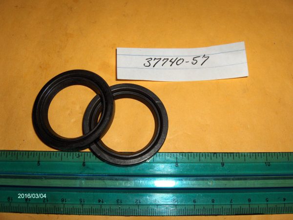Harley Davidson Ironhead Sportster Clutch Hub Seals.. L1957-69  P/N 37740-57